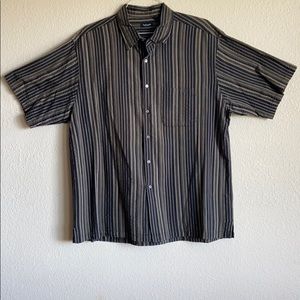 Men’s Van Heusen shirt